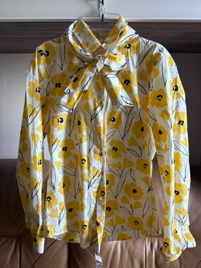 Tie-Neck Floral Blouse in Yellow and White